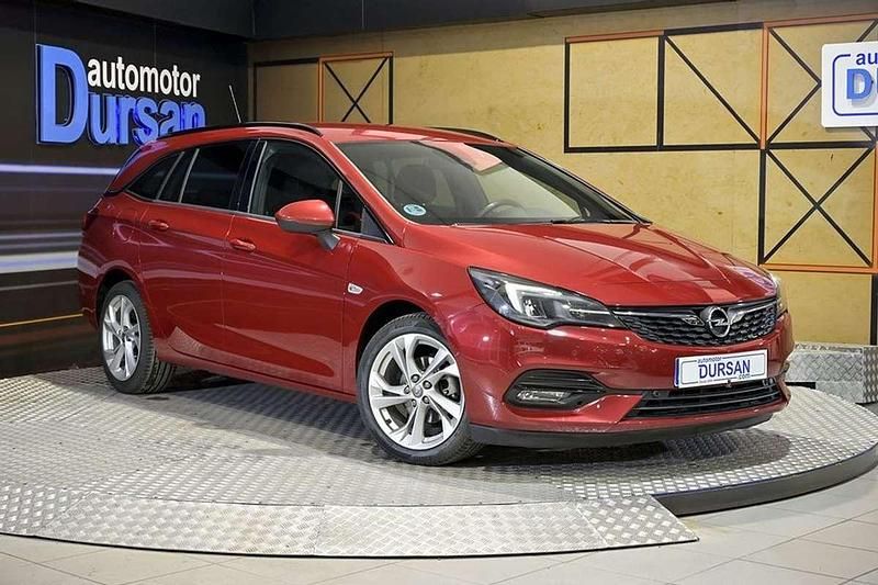 Usado Opel Astra GS Line 131 CV (96 kW) 2021 Rojo Utilitario