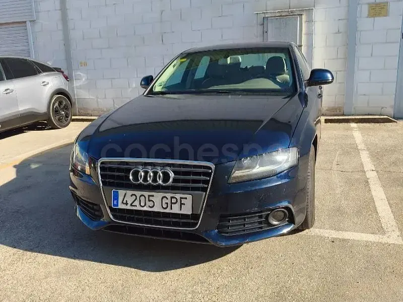 Usado Audi A4 Exclusive 136 CV (100 kW) 2009 Azul Berlina