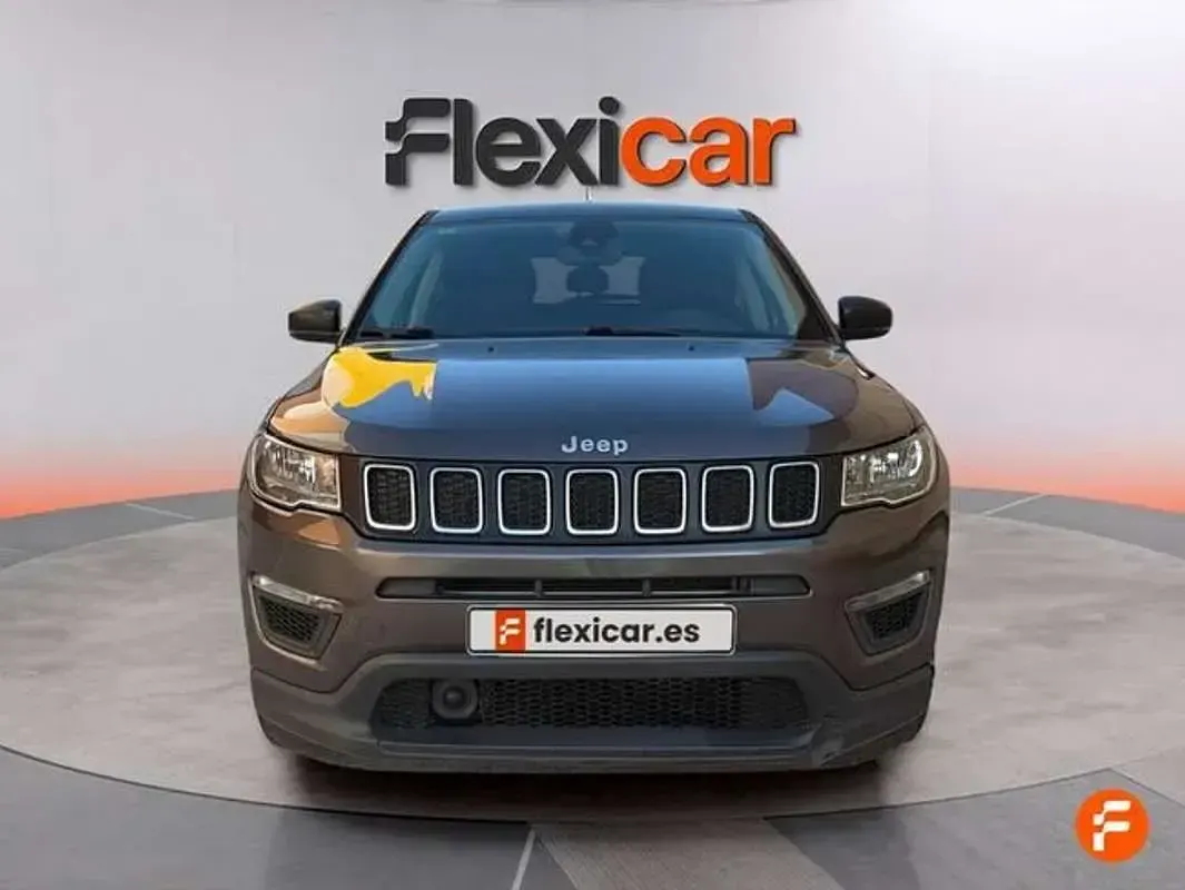 Usado Jeep Compass Limited 140 CV (102 kW) 2020 Gris SUV