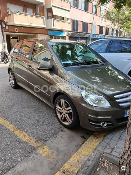 Beige Usado 2010 Mercedes B180 Monovolumen | 4800 € (Super precio) - Imagen 1/4