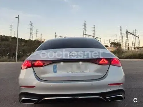 Usado Mercedes E220 200 CV (147 kW) 2023 Gris / plata Berlina
