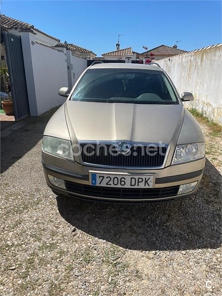 Beige Usado 2005 Skoda Octavia Familiar | 2500 € (Super precio) - Imagen 1/4