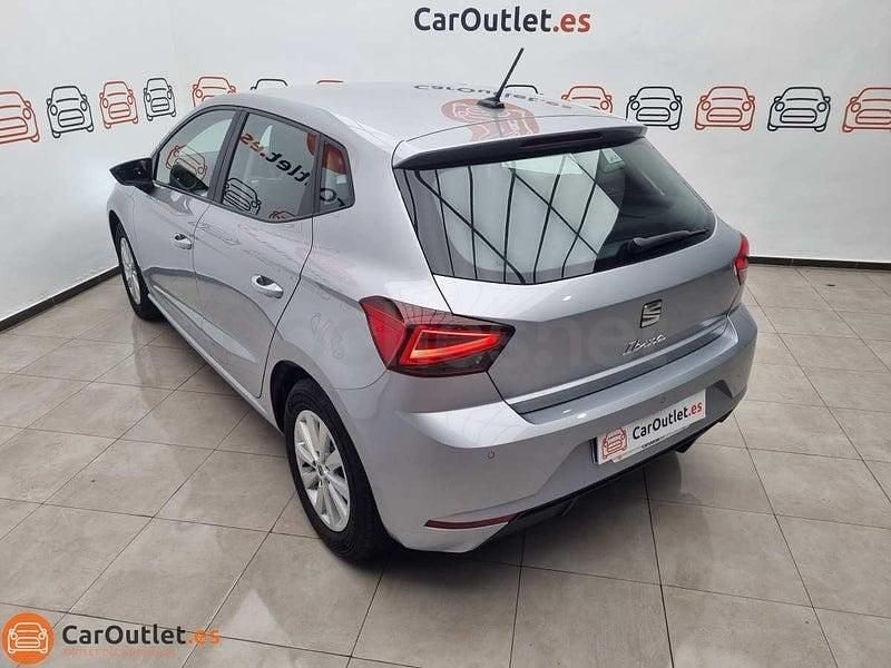 Usado Seat Ibiza 110 CV (80 kW) 2024 Gris / plata Utilitario