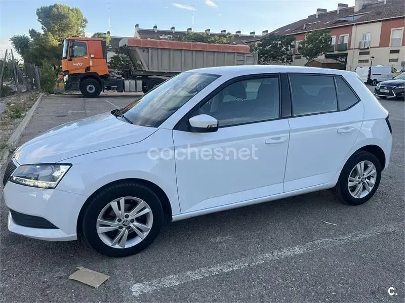 Usado Skoda Fabia 60 CV (44 kW) 2020 Blanco Utilitario