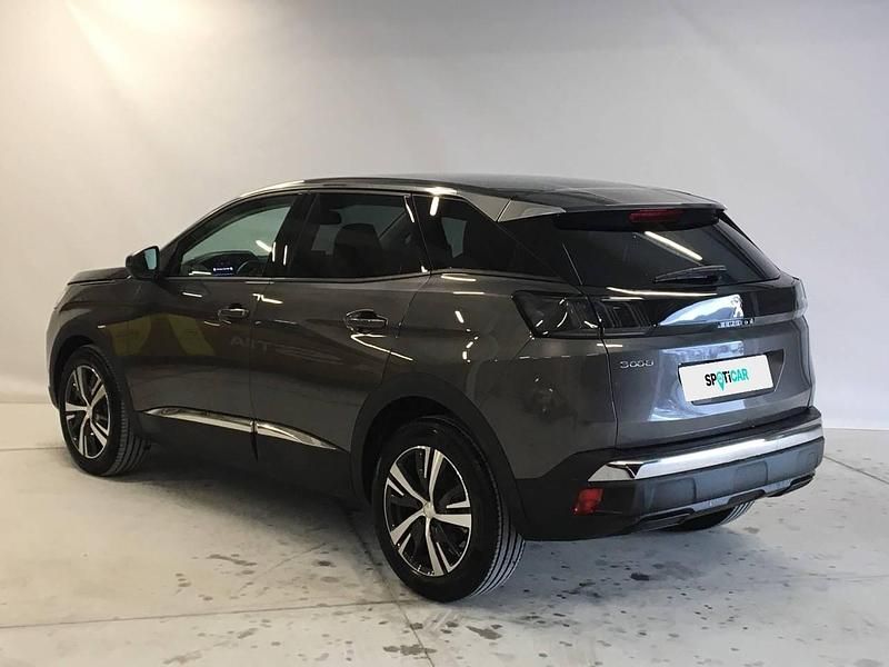 Usado Peugeot 3008 Allure 131 CV (96 kW) 2024 Gris SUV