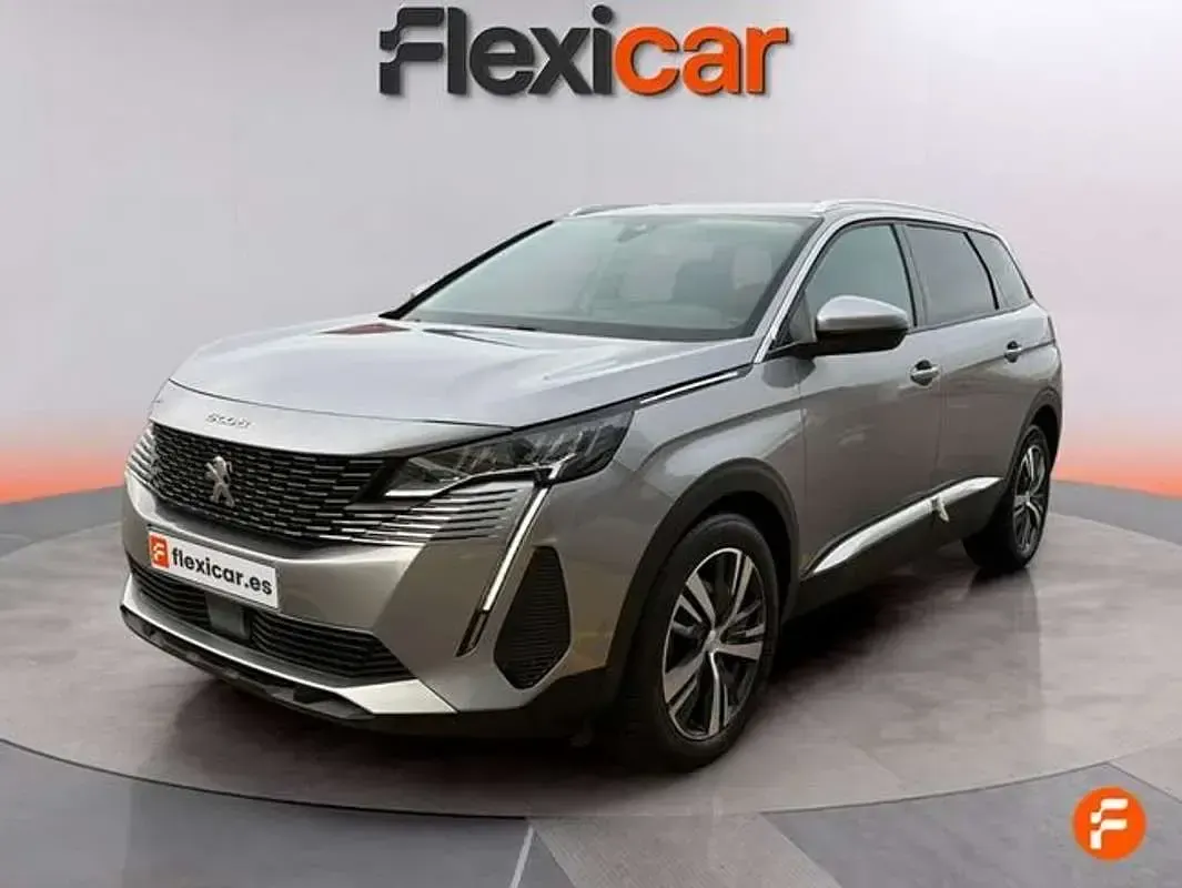 Usado Peugeot 5008 Allure 131 CV (96 kW) 2020 Gris SUV