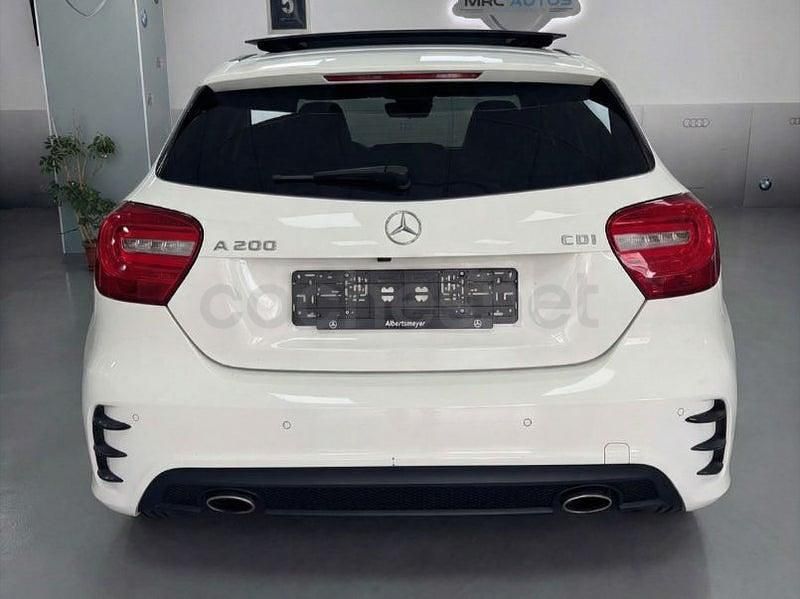 Usado Mercedes A200 AMG line 136 CV (100 kW) 2015 Blanco Berlina