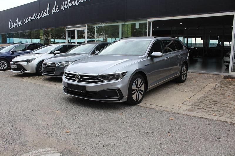 Gris Usado 2020 VW Passat GTE Familiar | 19.850 € (Precio justo) - Imagen 1/4