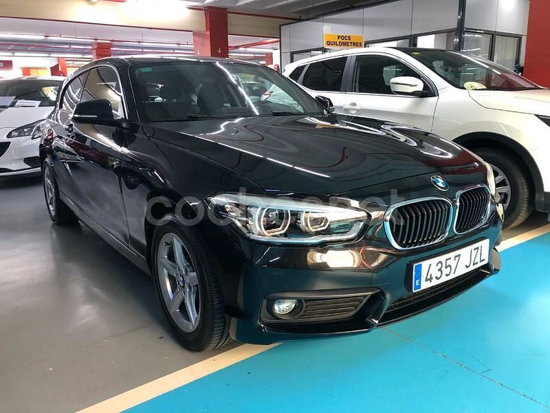 Negro Usado 2017 BMW 118 Utilitario | 15.450 € (Un poco caro) - Imagen 1/4