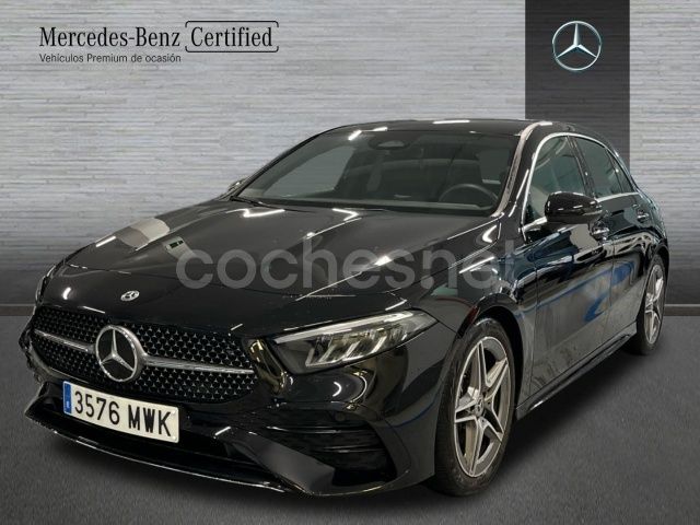 Negro Usado 2024 Mercedes A180 Berlina | 34.900 € (Un poco caro) - Imagen 1/4