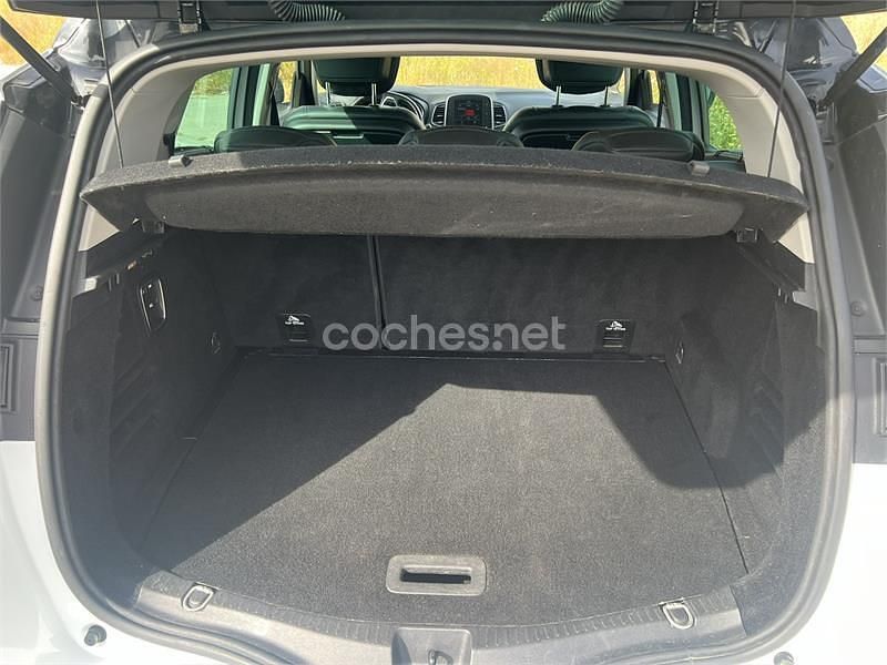 Usado Renault Scénic IV Edition One 130 CV (95 kW) 2017 Blanco Monovolumen