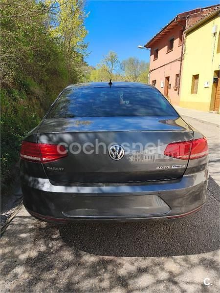 Usado VW Passat Edition 150 CV (110 kW) 2017 Gris / plata Berlina