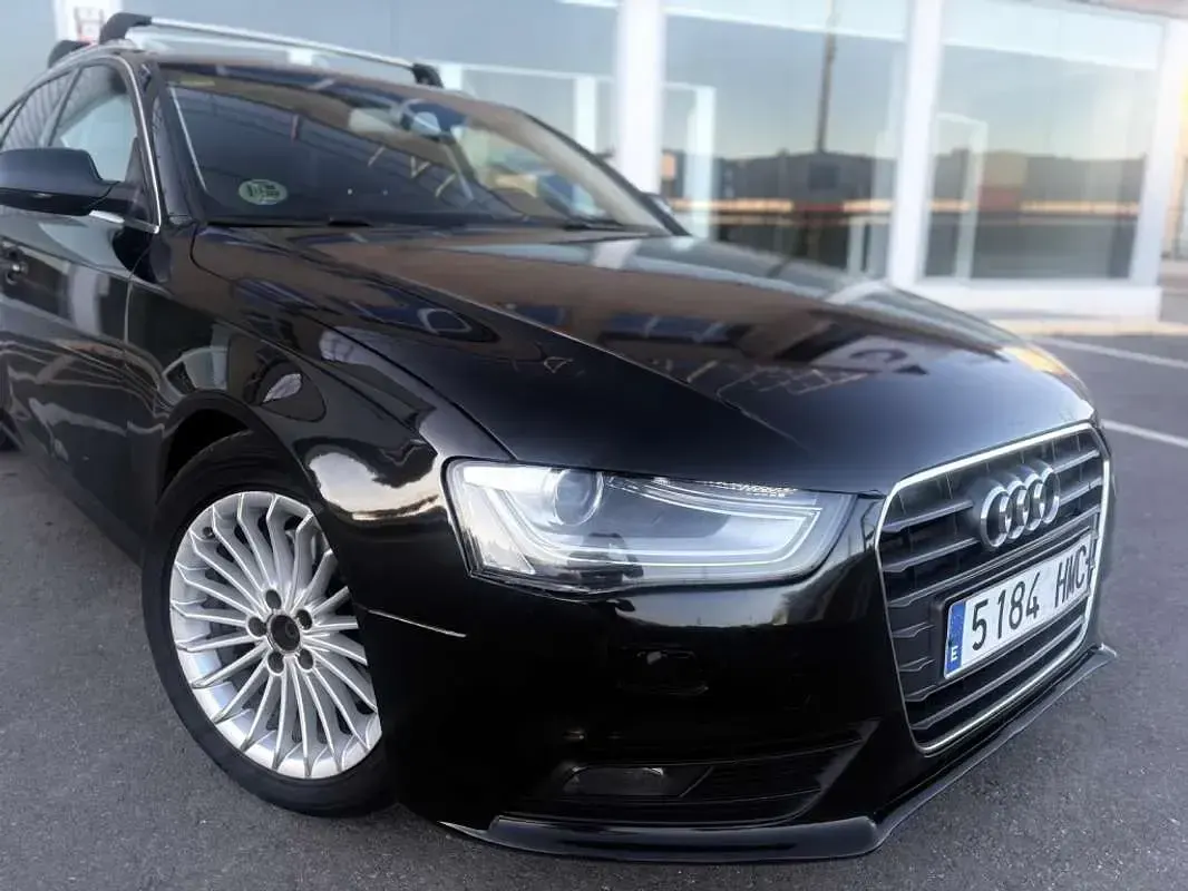 Usado Audi A4 163 CV (119 kW) 2013 Negro Familiar