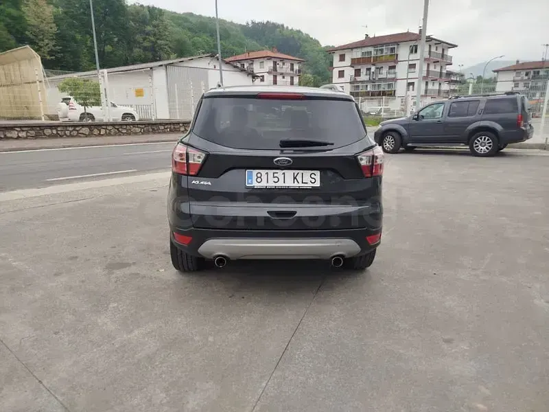 Usado Ford Kuga Titanium 120 CV (88 kW) 2018 Negro SUV