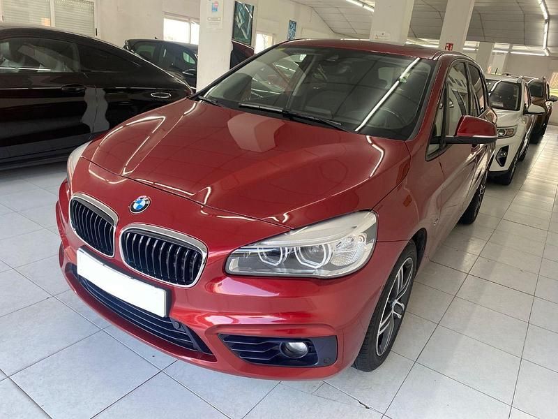Usado BMW 218 Active Tourer 150 CV (110 kW) 2016 Rojo Monovolumen