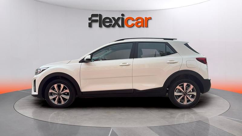 Usado Kia Stonic 101 CV (74 kW) 2024 Blanco SUV
