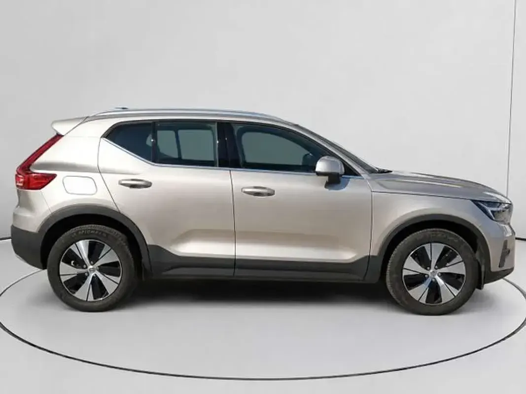 Usado Volvo XC40 Core 211 CV (155 kW) 2023 Beige SUV