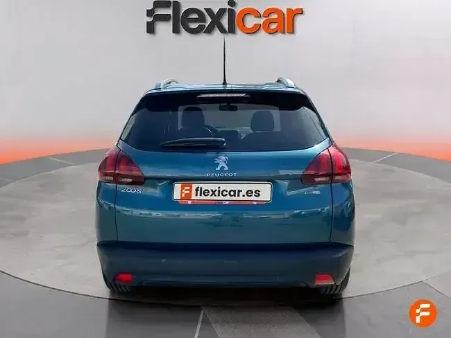 Usado Peugeot 2008 Allure 110 CV (80 kW) 2017 Verde SUV