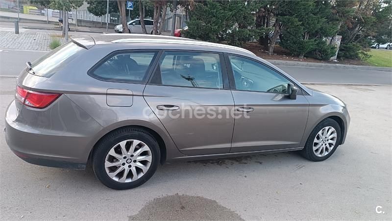 Usado Seat Leon ST Style 105 CV (77 kW) 2015 Gris / plata Familiar