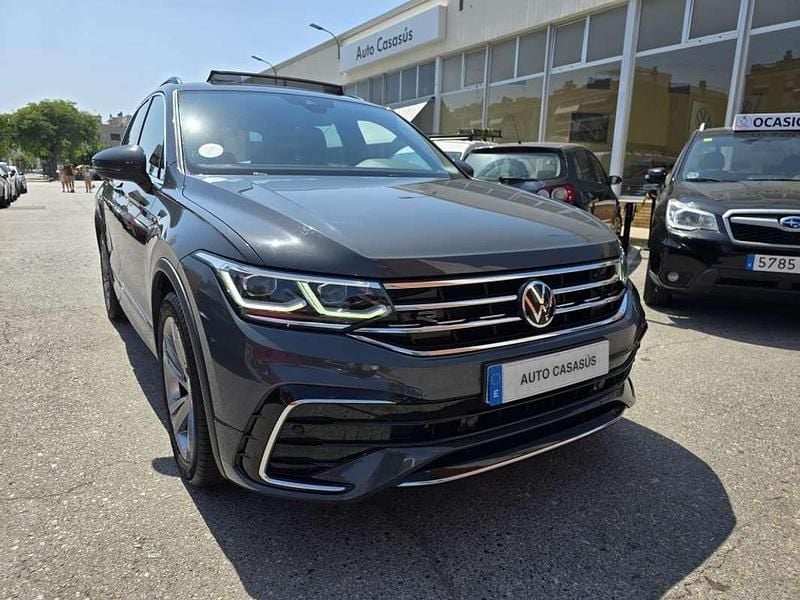 Gris / plata Usado 2022 VW Tiguan R-line SUV | 34.900 € (Un poco caro) - Imagen 1/4