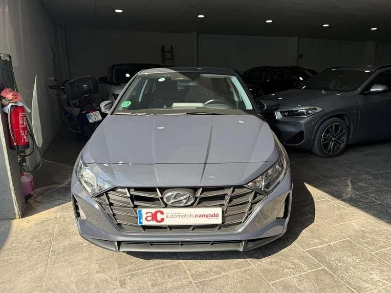 Gris Usado 2022 Hyundai i20 Utilitario | 13.500 € (Precio justo) - Imagen 1/4