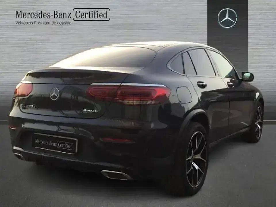 Usado Mercedes GLC220 AMG line 194 CV (142 kW) 2022 Gris grafito SUV