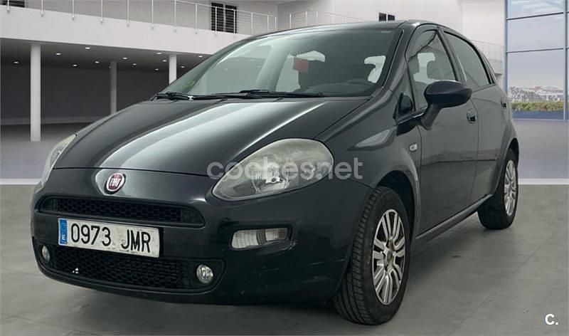 Negro Usado 2016 Fiat Punto Young Berlina | 6700 € (Buen precio) - Imagen 1/4