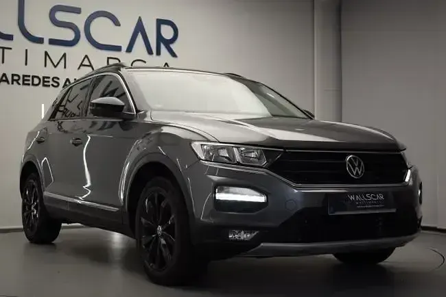 Usado VW T-Roc Advance 150 CV (110 kW) 2021 Gris / plata SUV