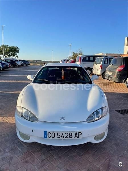 Usado Hyundai Coupé 114 CV (83 kW) 1999 Blanco Coupe