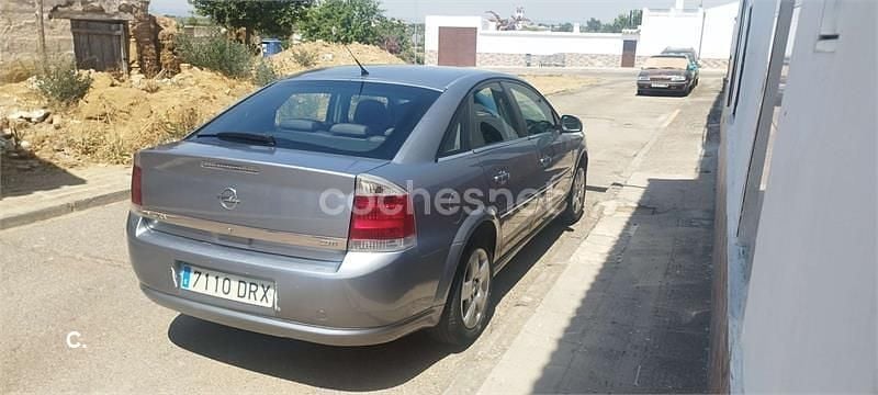 Gris / plata Usado 2005 Opel Vectra Elegance Berlina | 2200 € (Buen precio) - Imagen 1/4