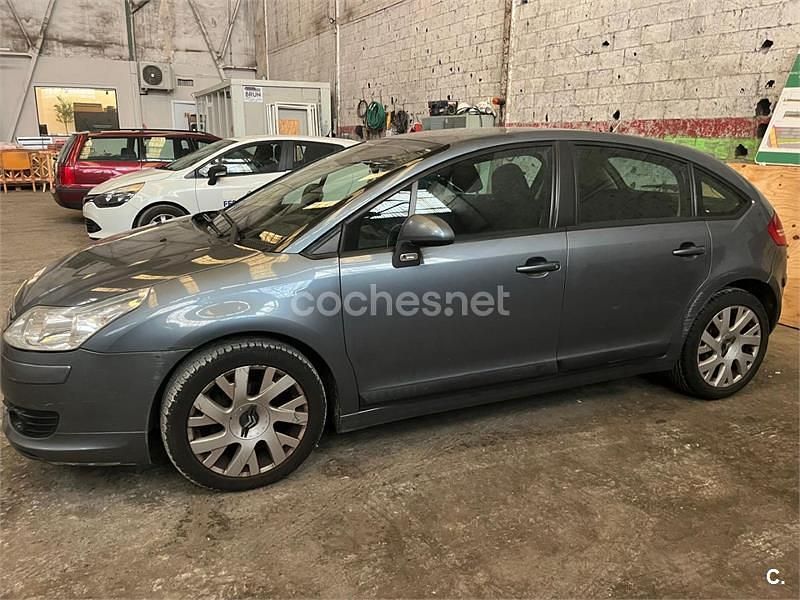 Usado Citroën C4 92 CV (67 kW) 2006 Azul Berlina