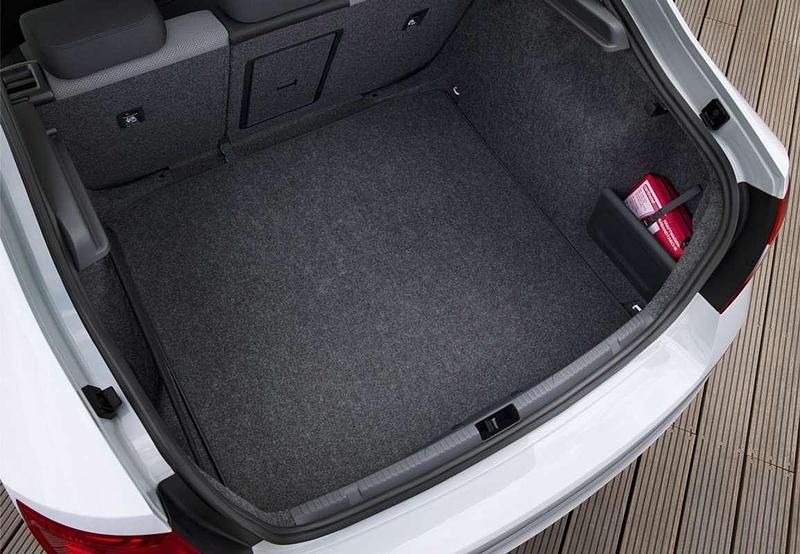 Gris Usado 2018 Skoda Rapid Active Utilitario | 11.490 € (Buen precio) - Imagen 1/4