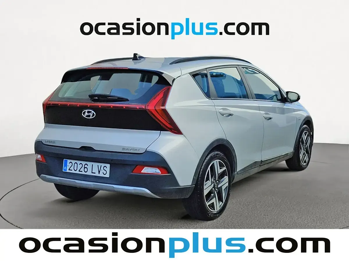 Usado Hyundai Bayon 101 CV (74 kW) 2021 Plateado SUV