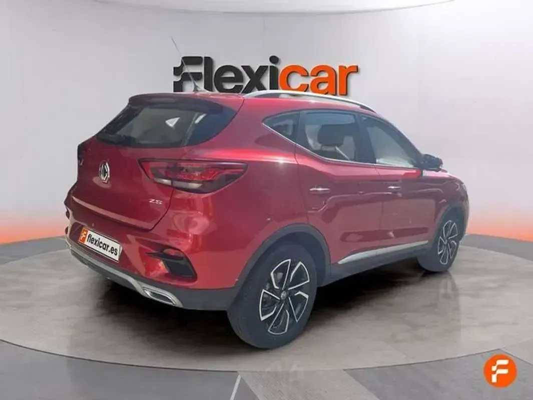Usado MG ZS Luxury 111 CV (81 kW) 2023 Rojo SUV