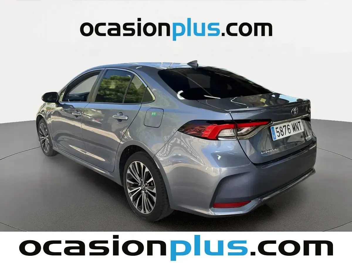 Usado Toyota Corolla Style 140 CV (102 kW) 2024 Gris Berlina