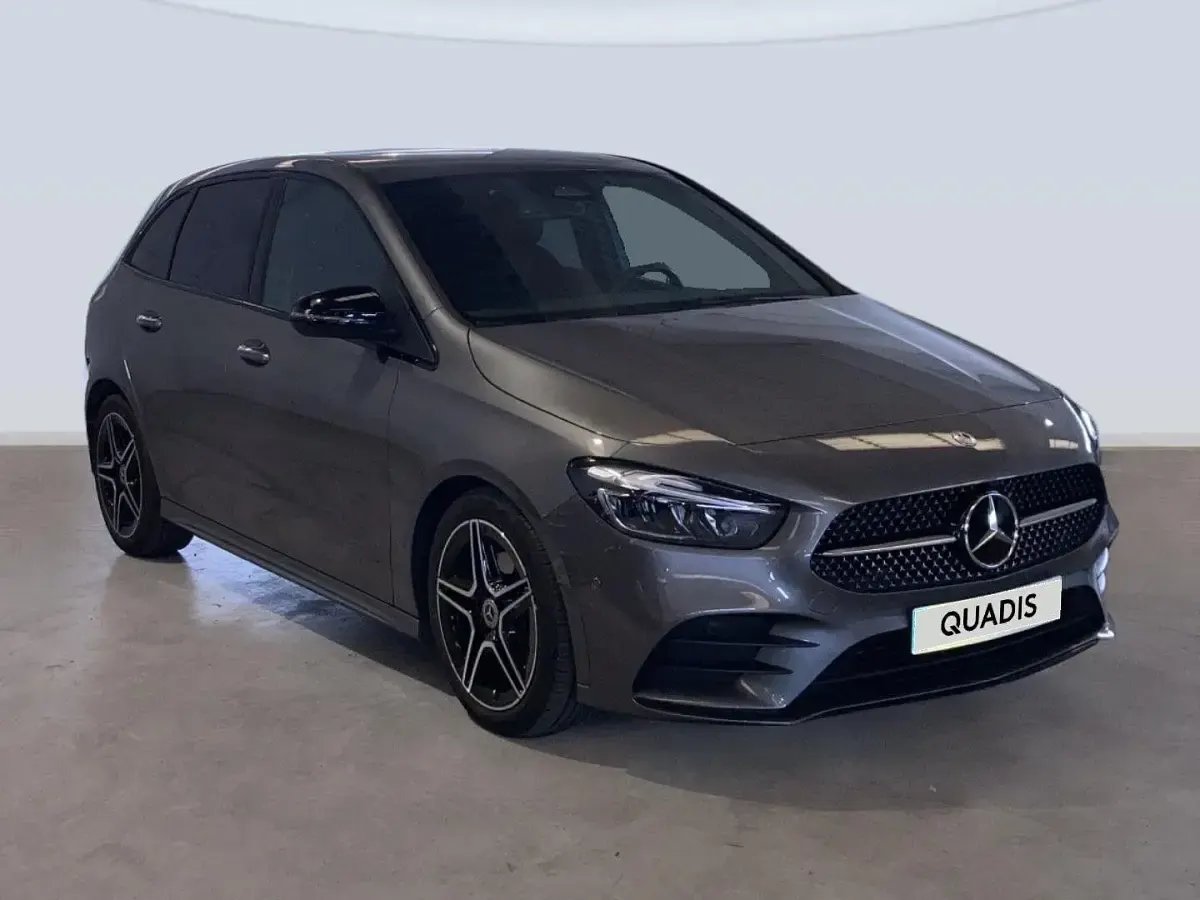 Usado Mercedes B200 150 CV (110 kW) 2025 Gris Monovolumen