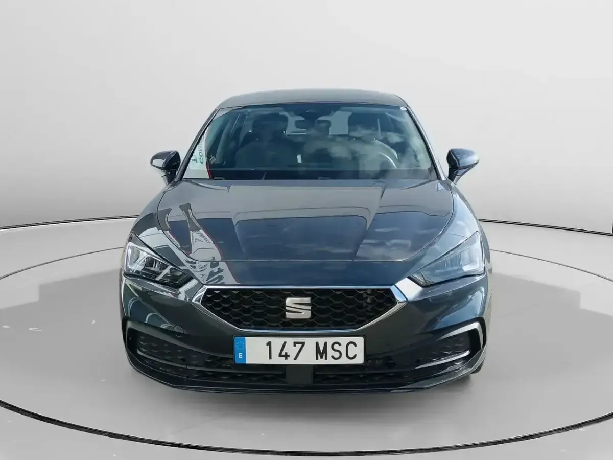 Usado Seat Leon Style 110 CV (80 kW) 2024 Azul Berlina