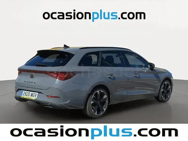Usado Cupra Leon 150 CV (110 kW) 2023 Gris / plata Familiar