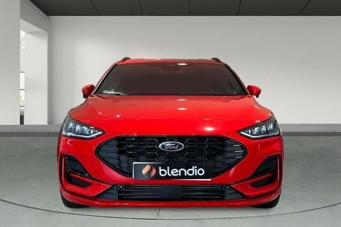 Usado Ford Focus ST-Line 125 CV (91 kW) 2024 Rojo Familiar