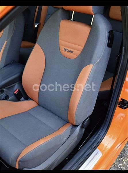 Usado Ford Focus ST 225 CV (165 kW) 2007 Naranja Berlina