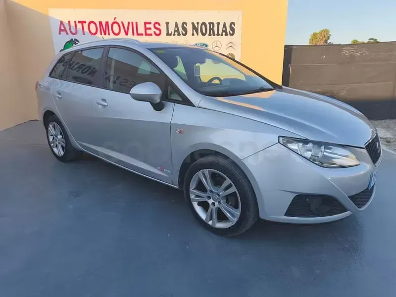 Usado Seat Ibiza I-Tech 105 CV (77 kW) 2013 Gris / plata Berlina