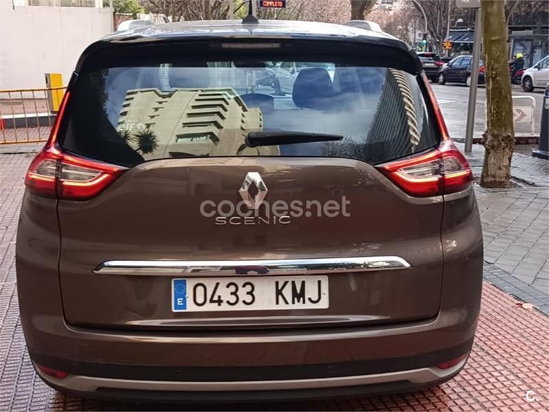 Usado Renault Grand Scénic IV Zen 140 CV (102 kW) 2018 Marrón Monovolumen