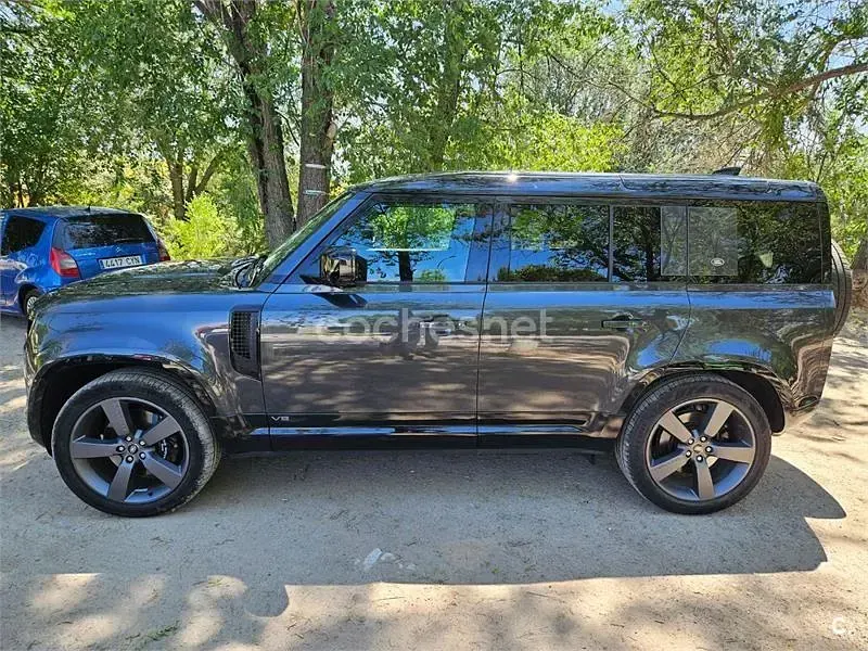 Usado Land Rover Defender 525 CV (386 kW) 2022 Negro SUV