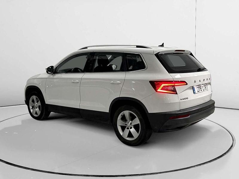 Usado Skoda Karoq Ambition 150 CV (110 kW) 2021 Blanco SUV