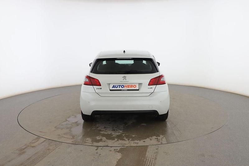 Usado Peugeot 308 Active 120 CV (88 kW) 2014 Blanco Utilitario