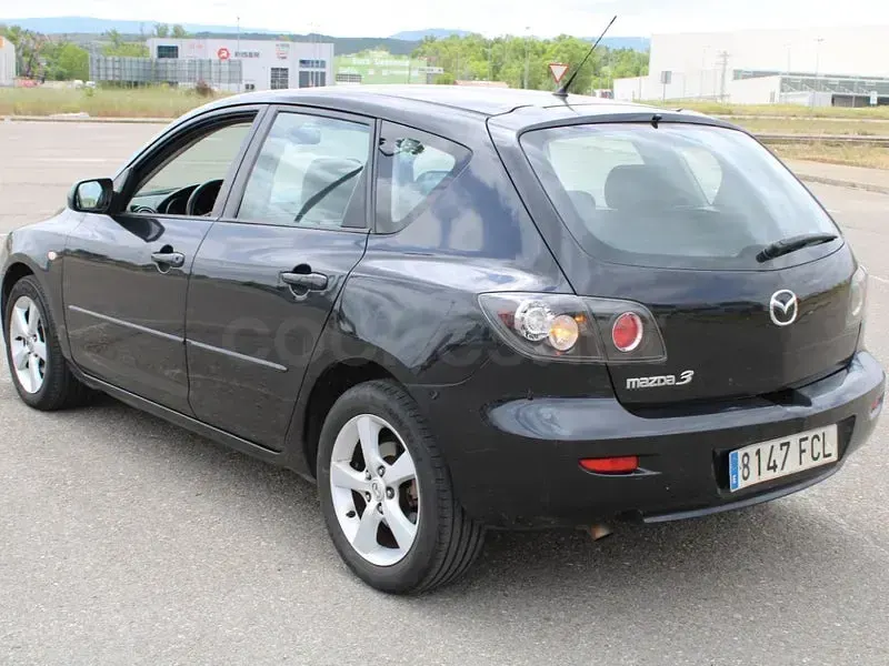 Usado Mazda 3 Active 109 CV (80 kW) 2006 Negro Berlina
