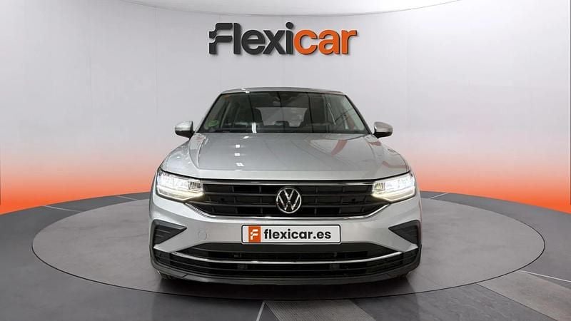 Usado VW Tiguan Life 131 CV (96 kW) 2021 Gris SUV