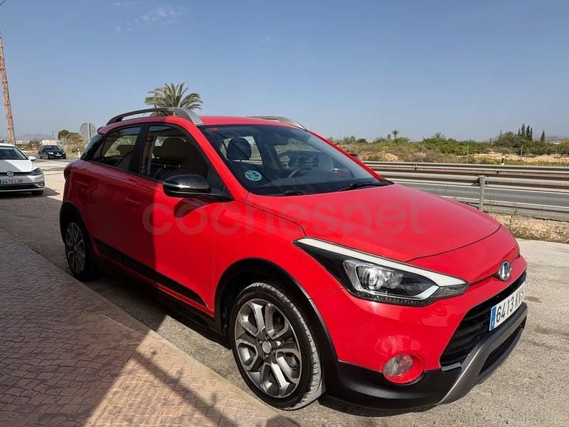 Begagnad Hyundai i20 Active 100 HK (73 kW) 2019 Röd Halvkombi