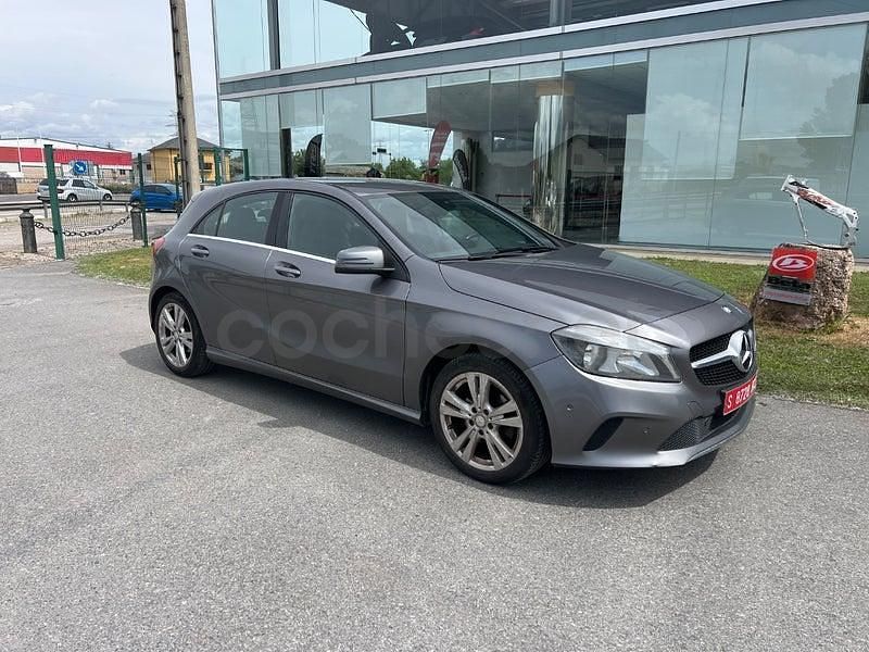 Käytetty Mercedes A200 Urban 136 HP (100 kW) 2016 Harmaa Sedan