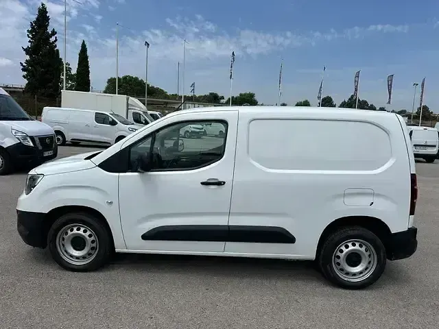 Usado Opel Combo 100 CV (73 kW) 2022 Blanco Monovolumen